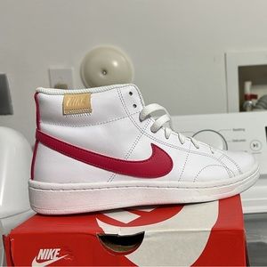 Size 7 Nike Court Royale 2 MID